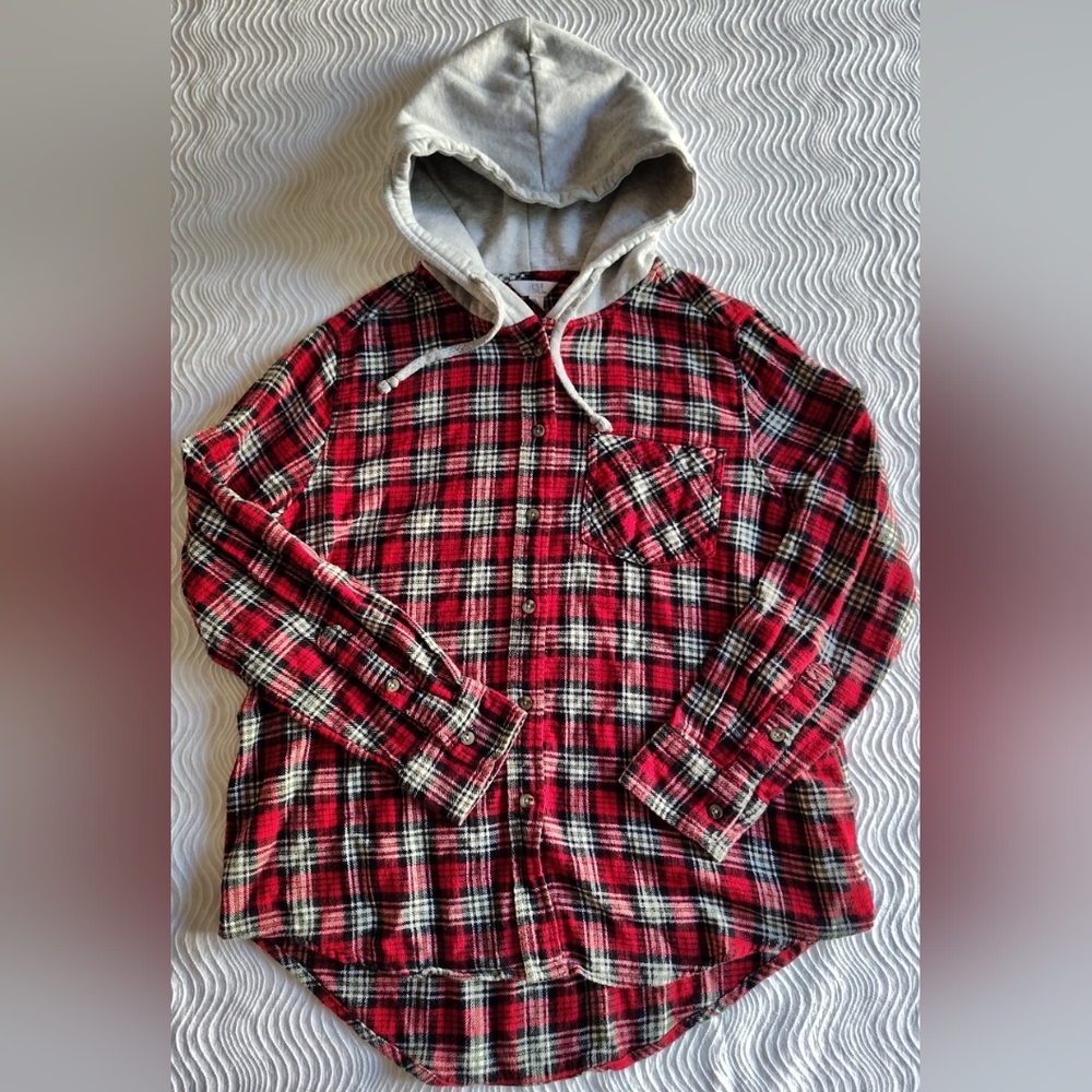 Time and Tru Red Plaid Hooded Flannel Women’s Size Medium Button Down Shirt